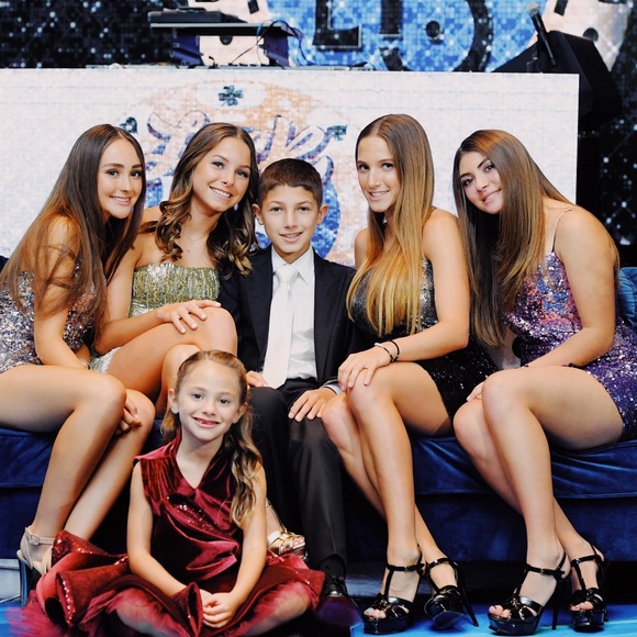 Meet your Posher, Ashley - Picture 1 of 1